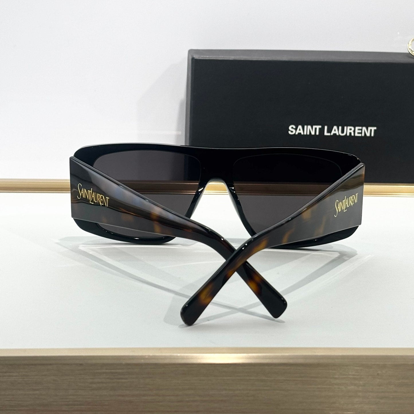 Sain Lauren Bold Shield - Vichyluxury