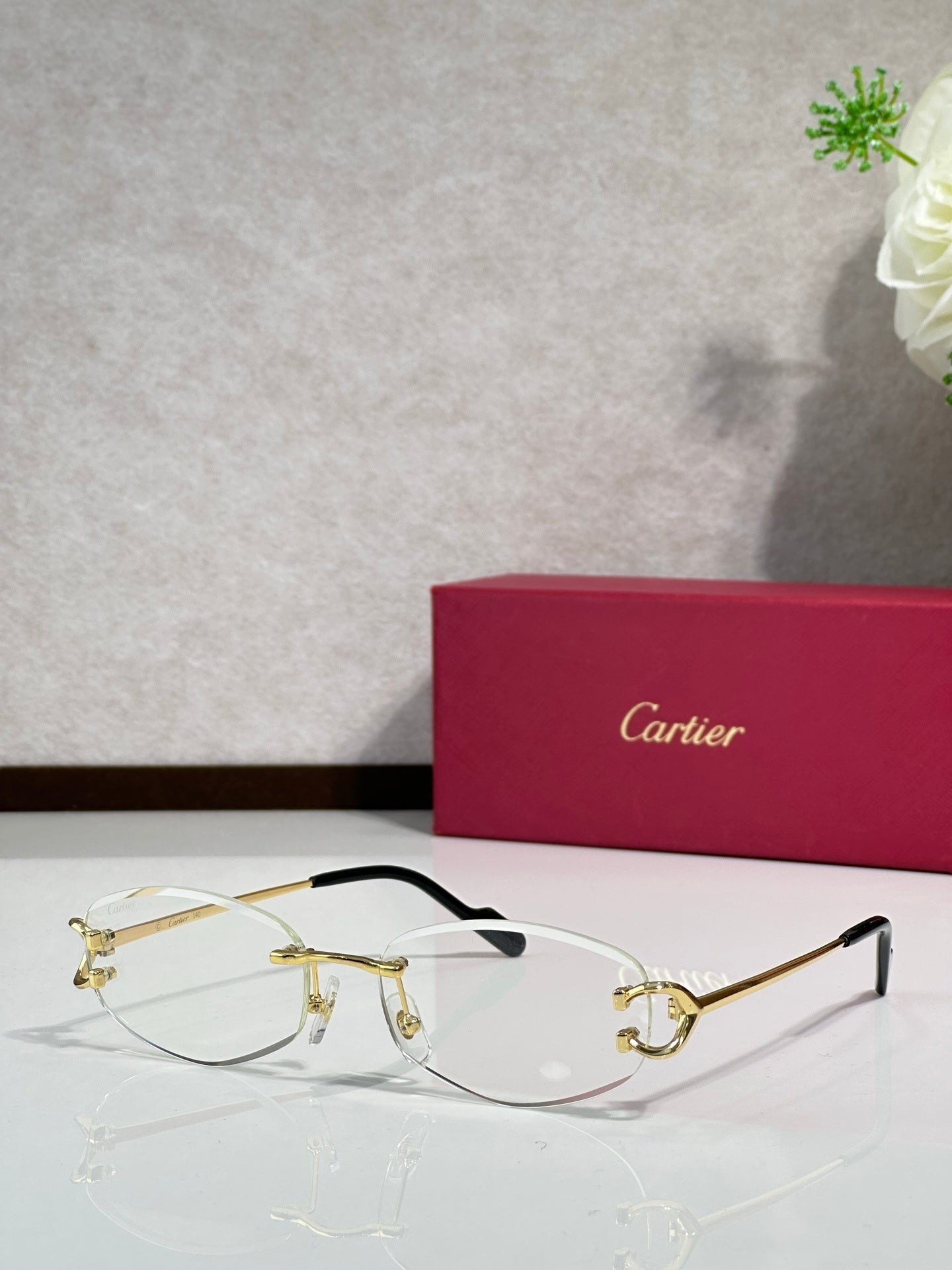 Clashier Beauty - Vichyluxury
