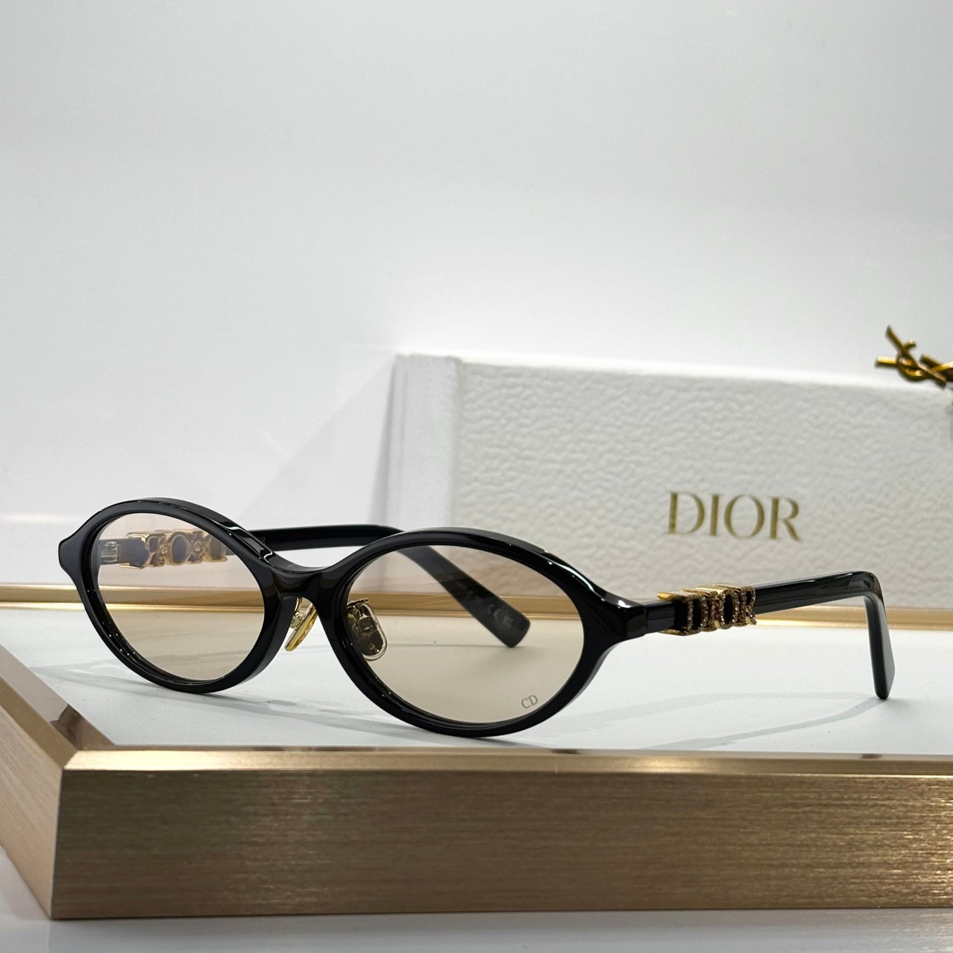 Dio Crystal Signature - Vichyluxury