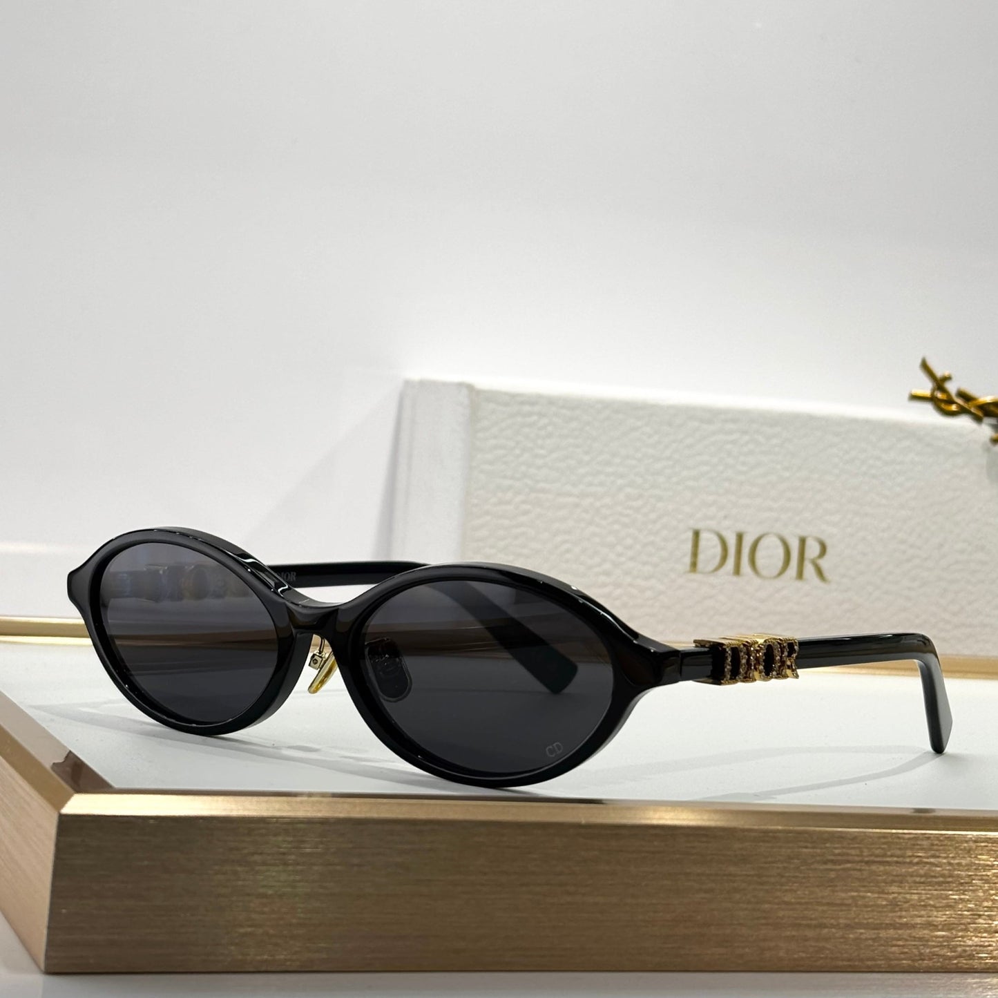 Dio Crystal Signature - Vichyluxury