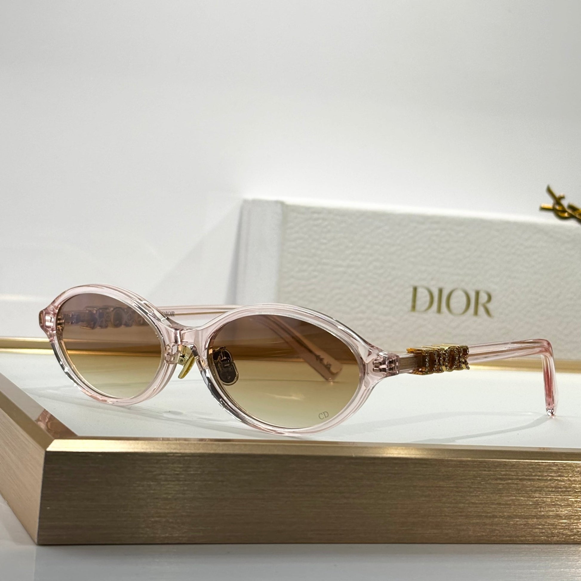 Dio Crystal Signature - Vichyluxury
