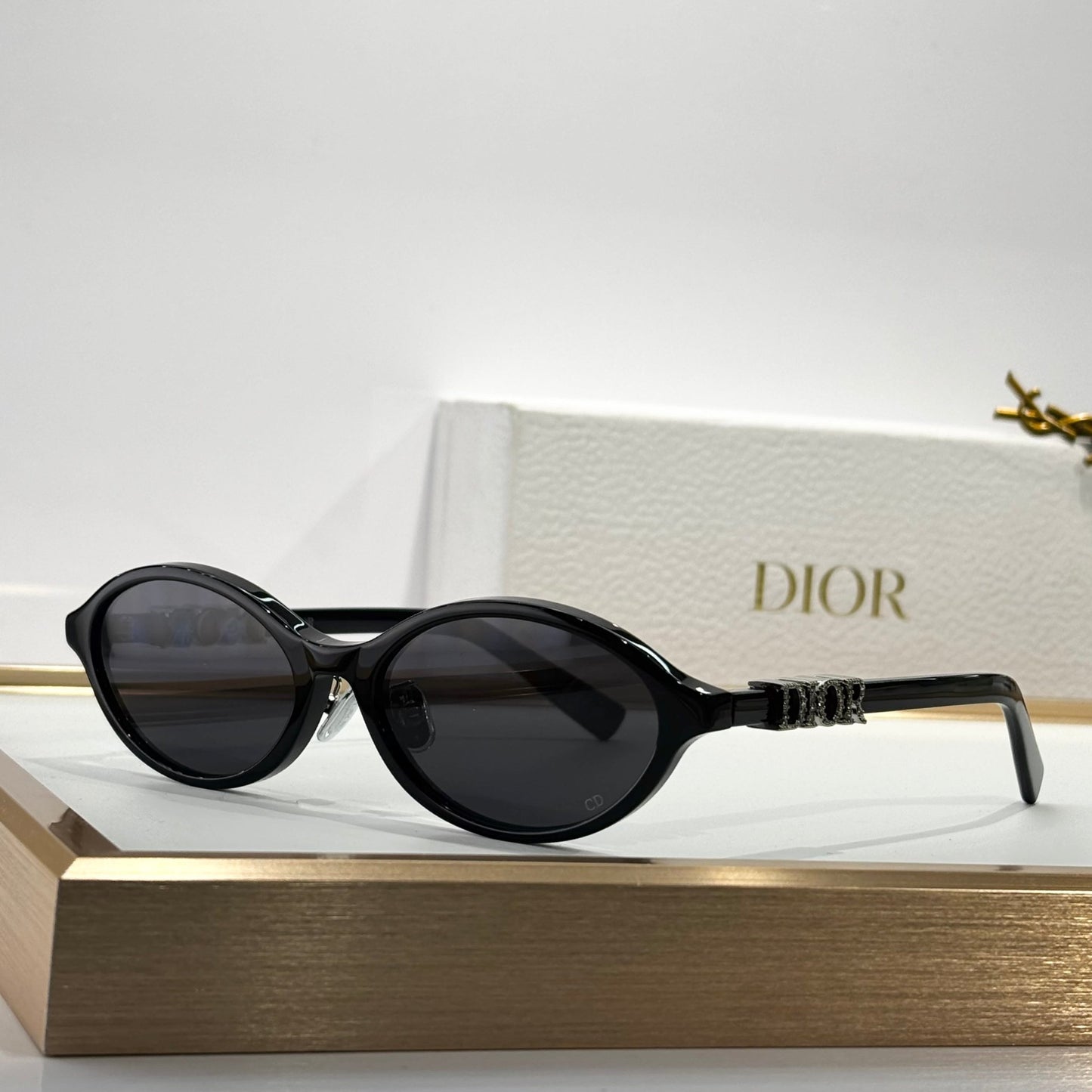 Dio Crystal Signature - Vichyluxury