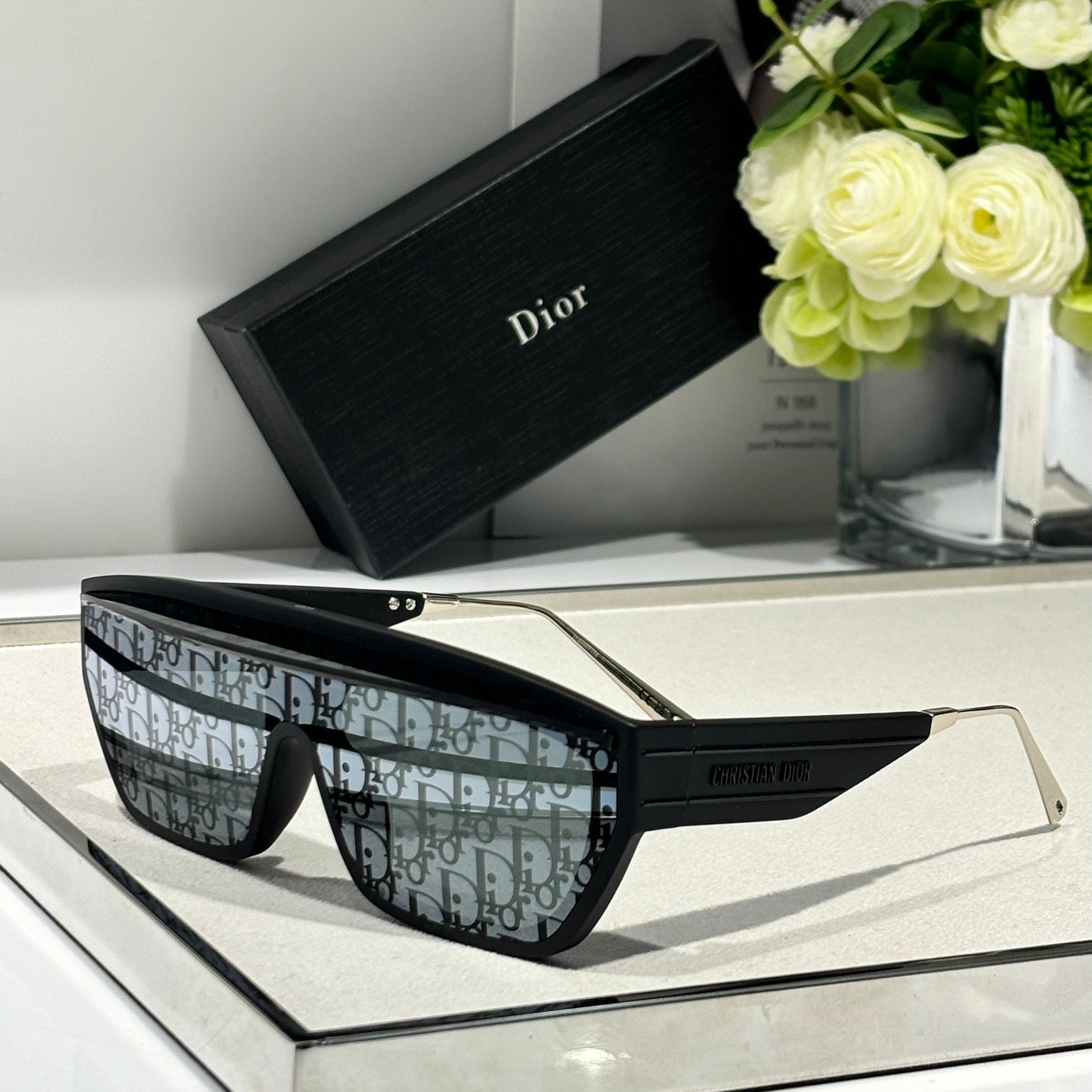 Dio Shield Signature - Vichyluxury