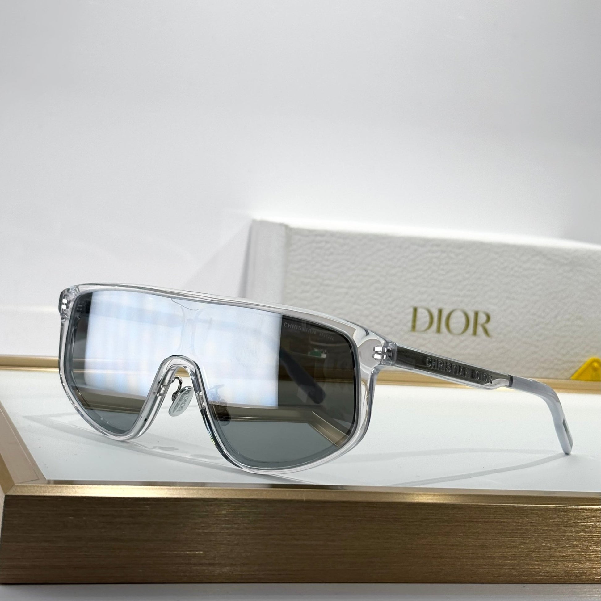 Dio Shield Sport - Vichyluxury