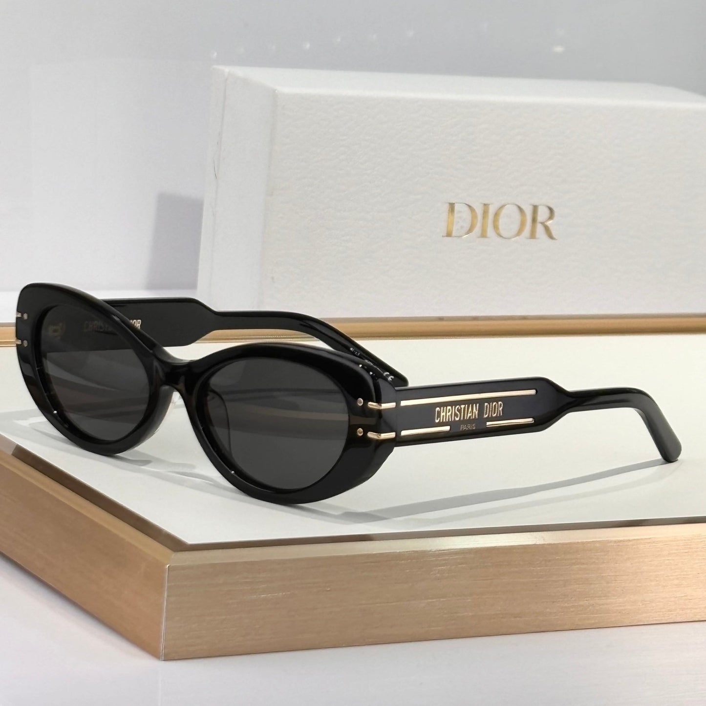 Dio Signature Oval - Vichyluxury