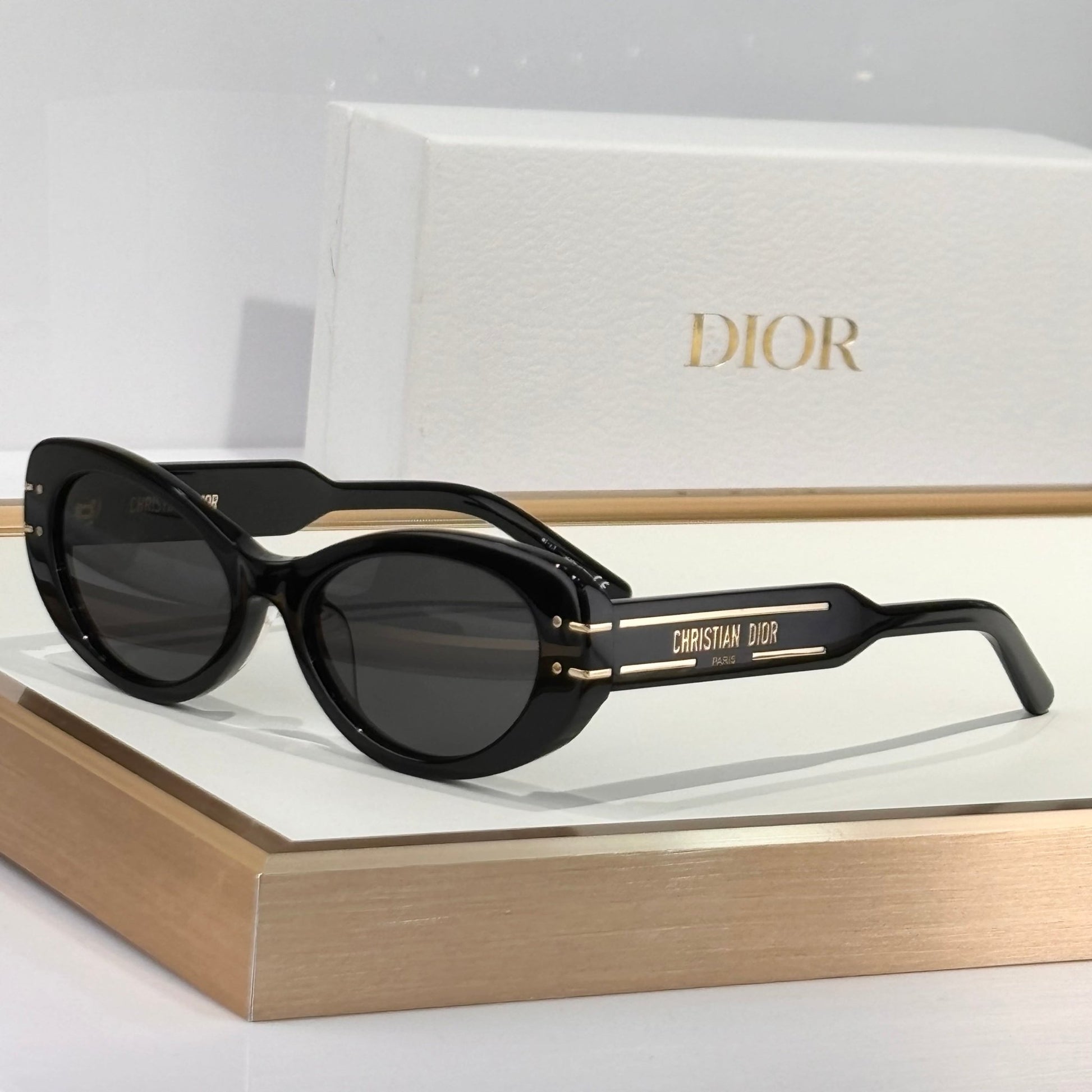 Dio Signature Oval - Vichyluxury