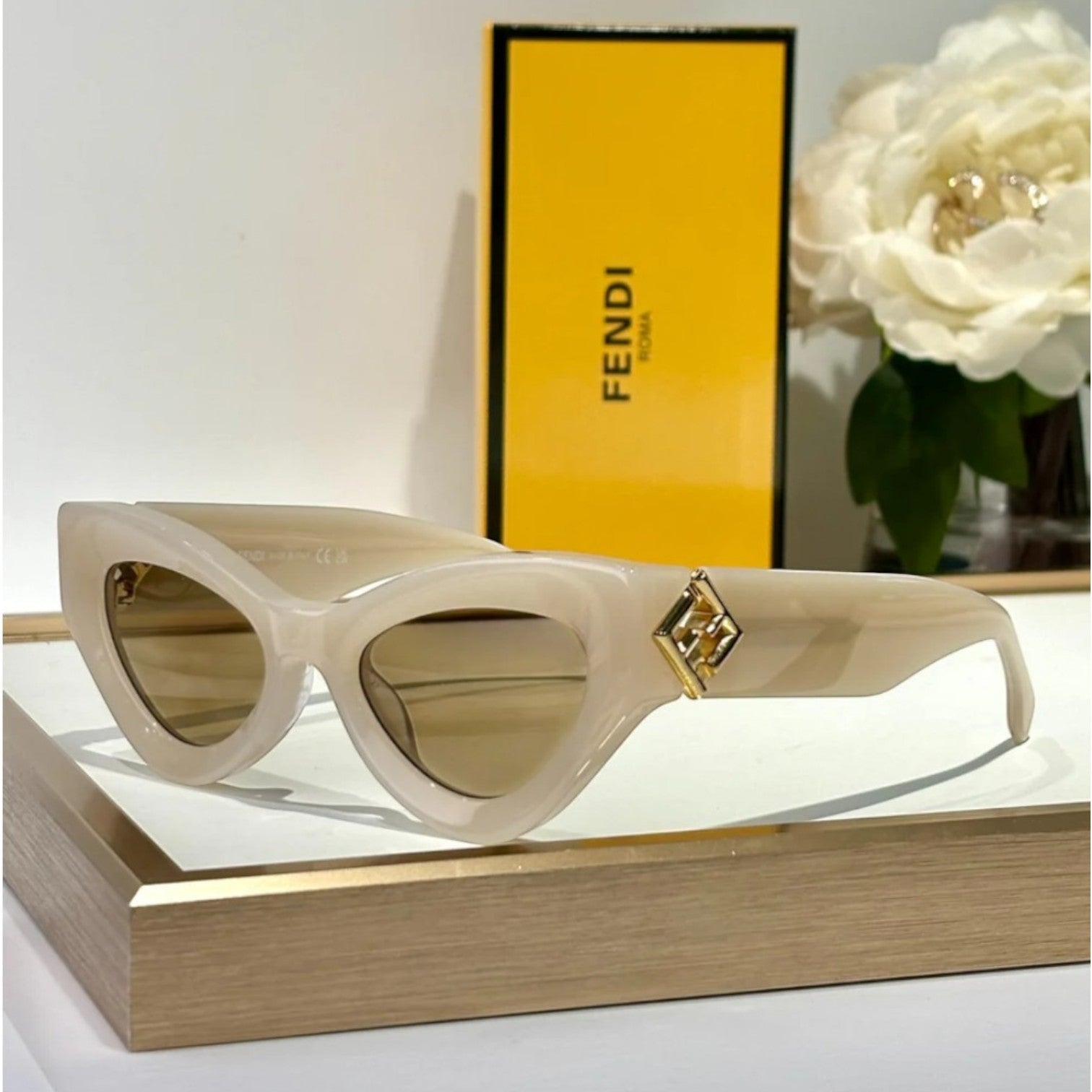 Fenny Solvane - Vichyluxury