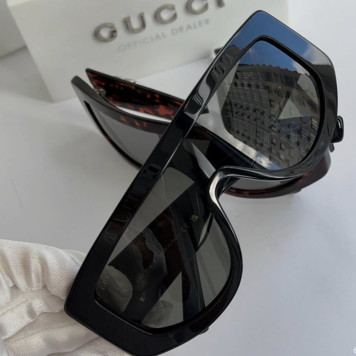 Gucc Red - Vichyluxury