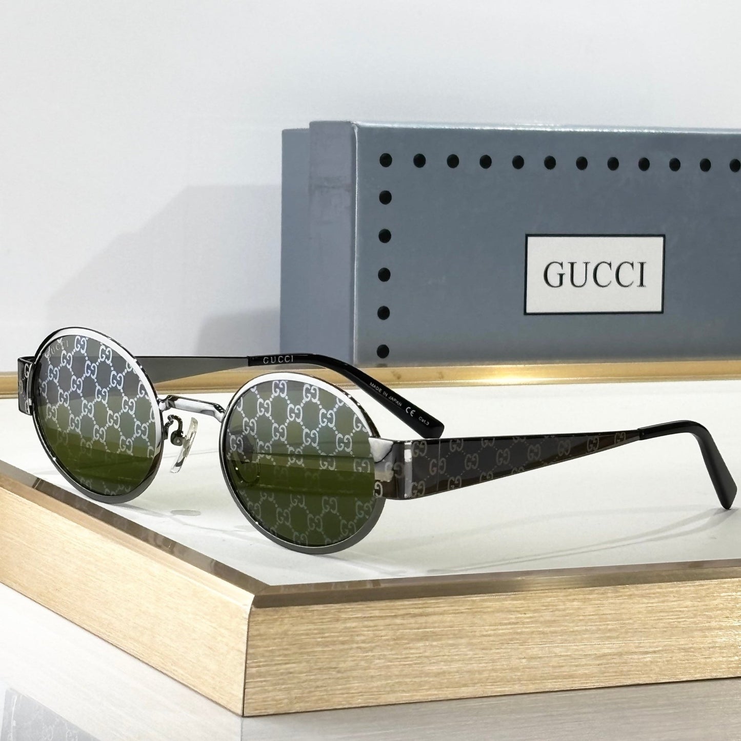 Guci Monogram Round - Vichyluxury