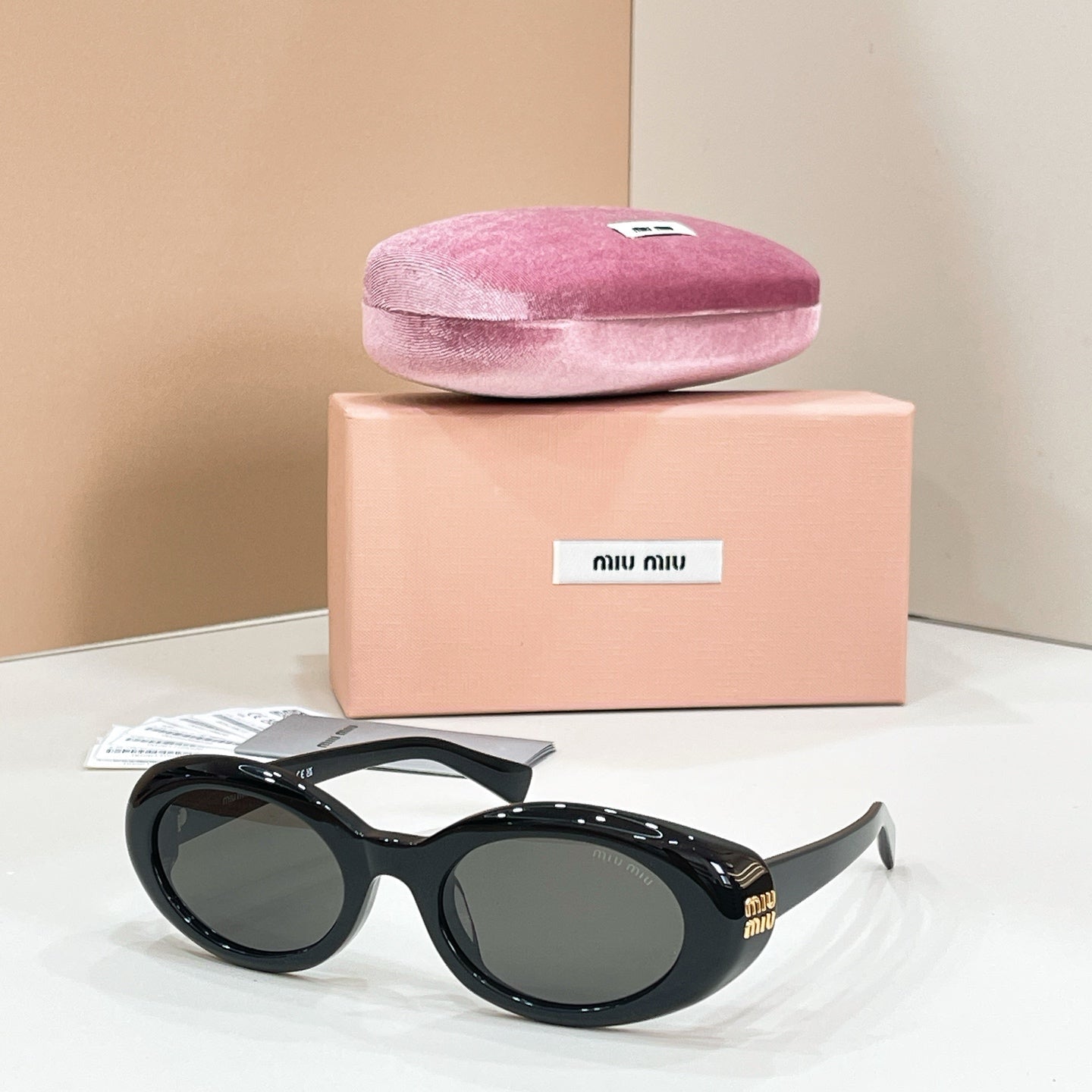 Myu Myu Bold Oval - Vichyluxury