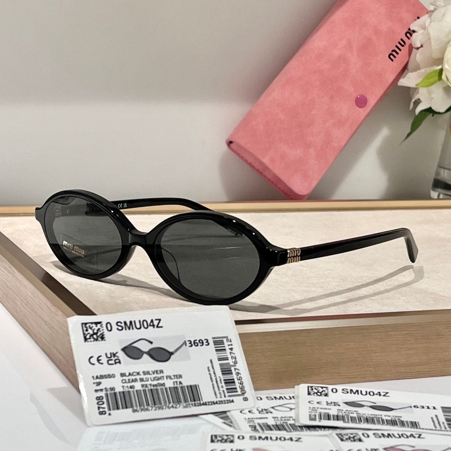 Myu Myu Glimpse Black - Vichyluxury