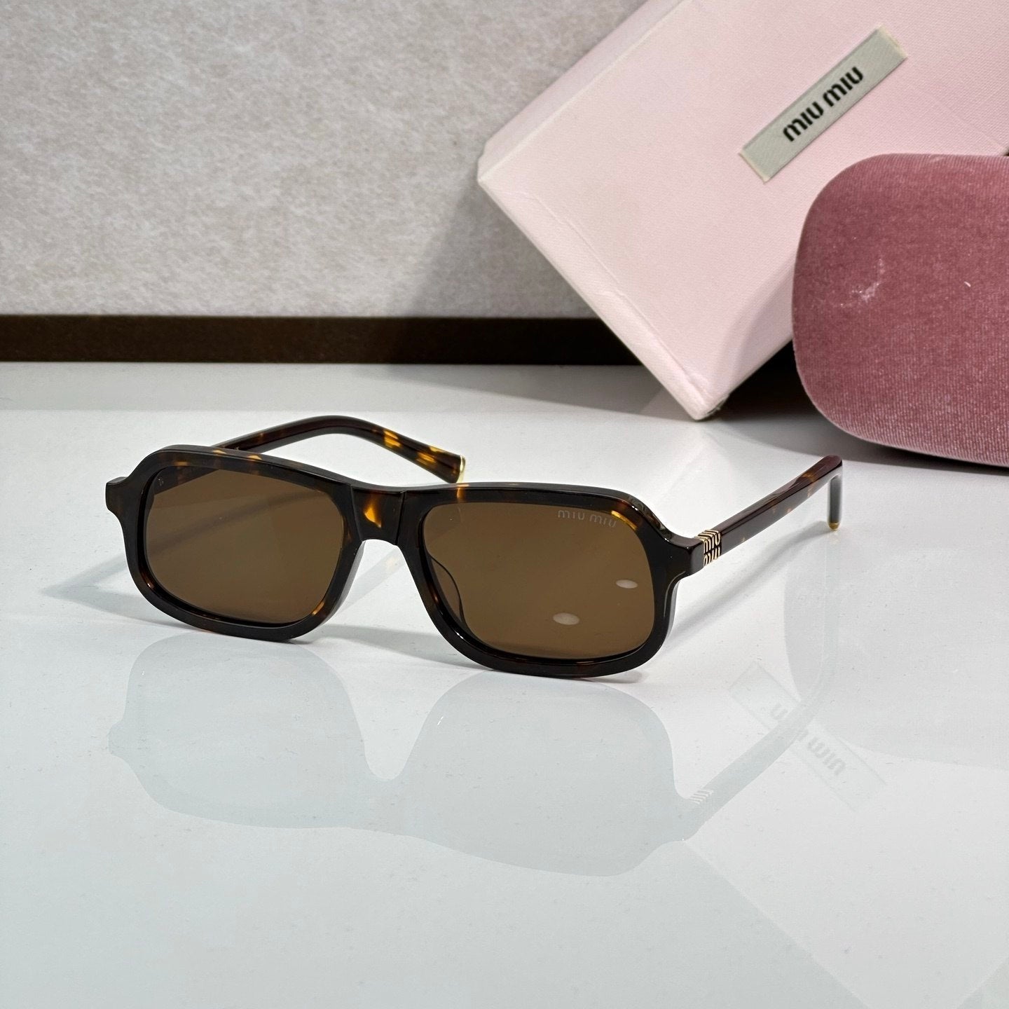 Myu Myu Sporty Retro - Vichyluxury