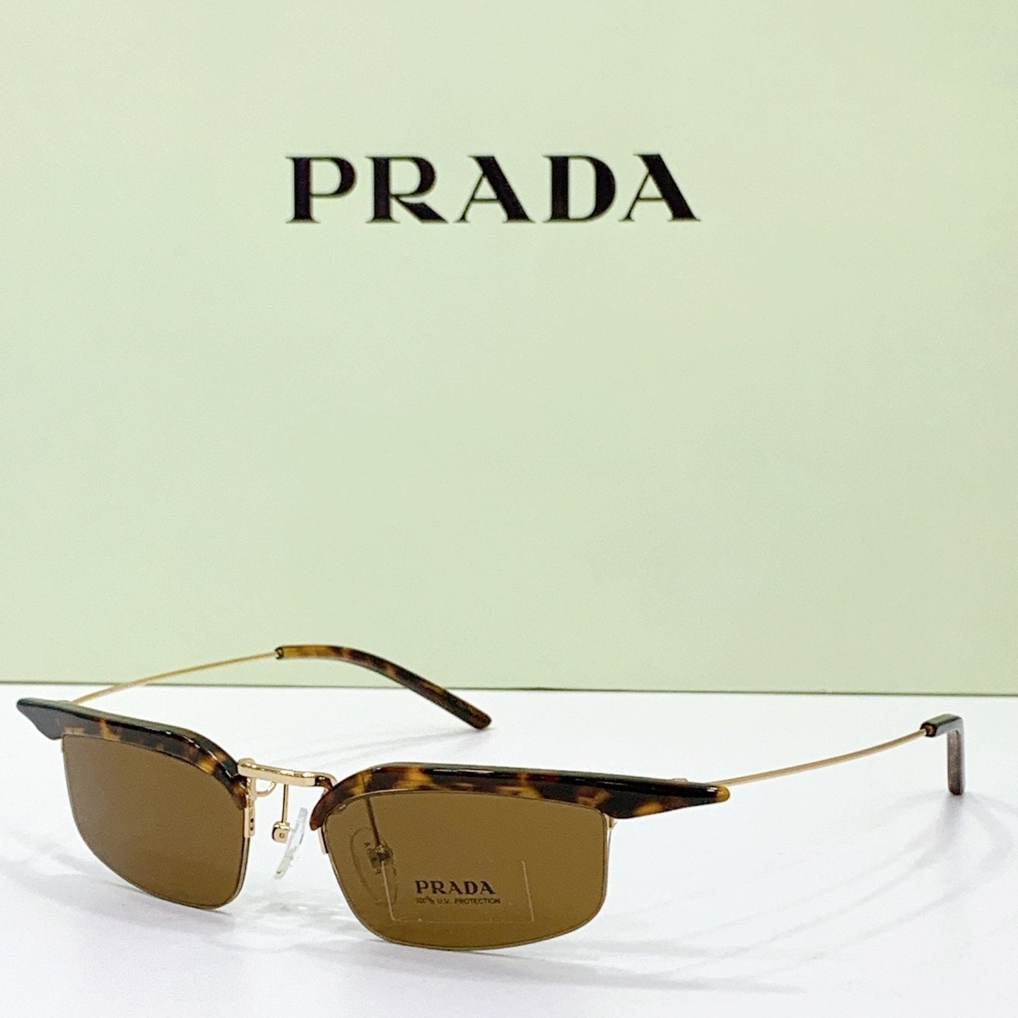 Prad Avant - Garde Browline - Vichyluxury