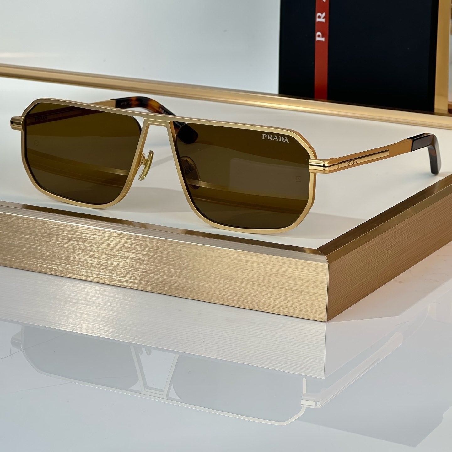 Prad Cyber Aviator - Vichyluxury