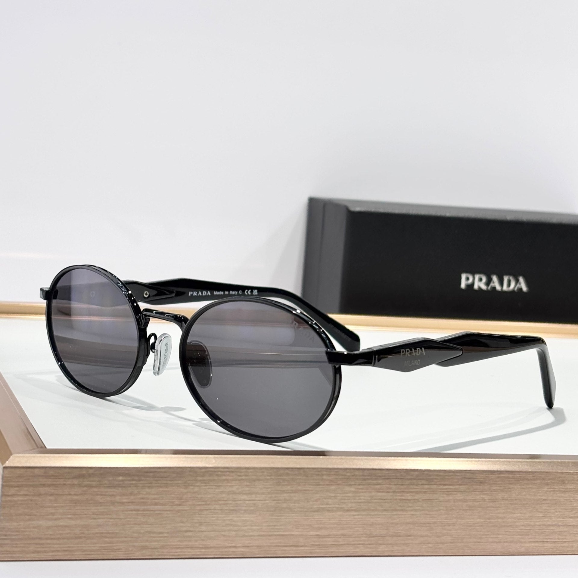 Prad Symbole Oval Metal - Vichyluxury