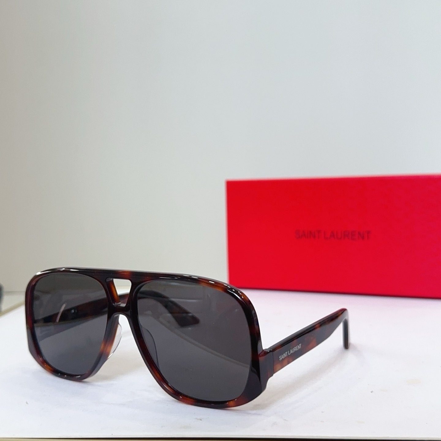 Sain Lauren Bold Aviator - Vichyluxury