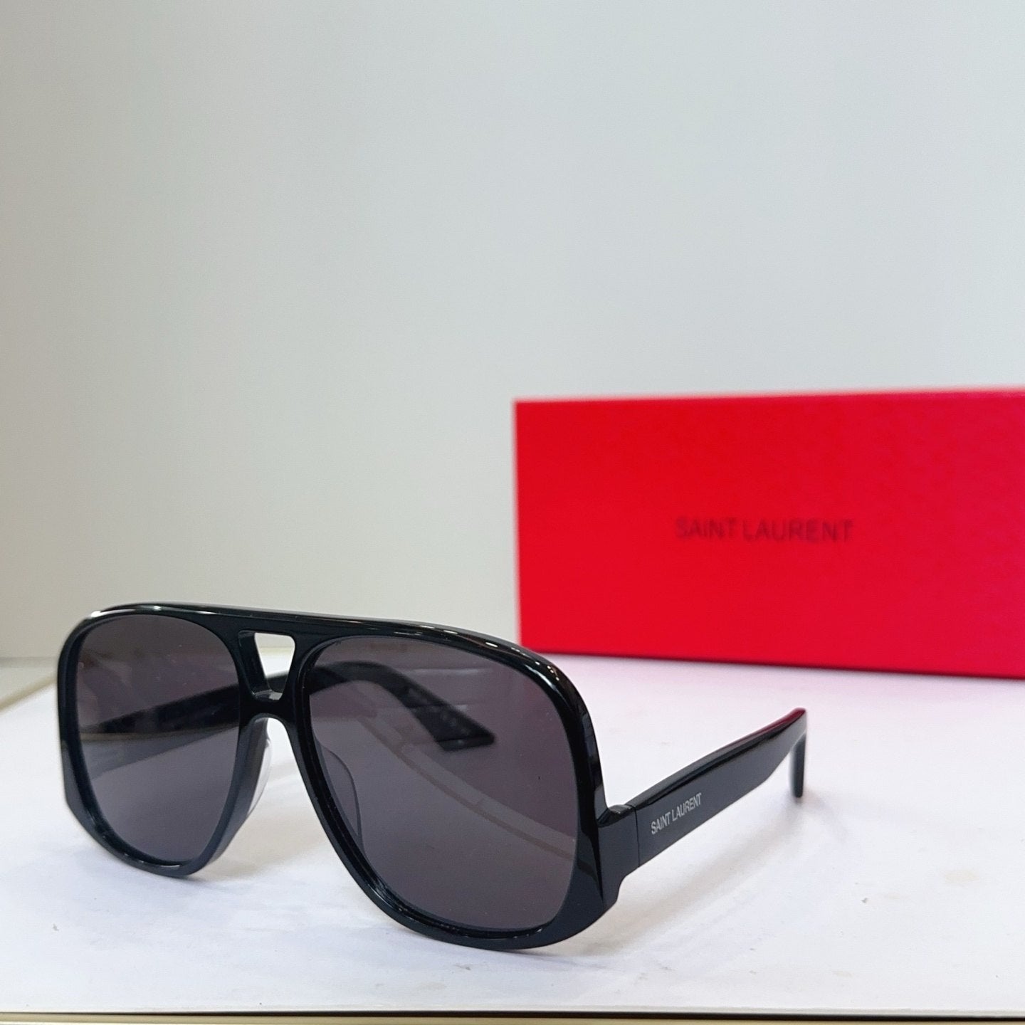 Sain Lauren Bold Aviator - Vichyluxury