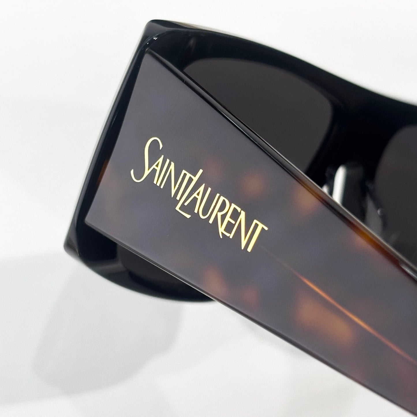 Sain Lauren Bold Shield - Vichyluxury