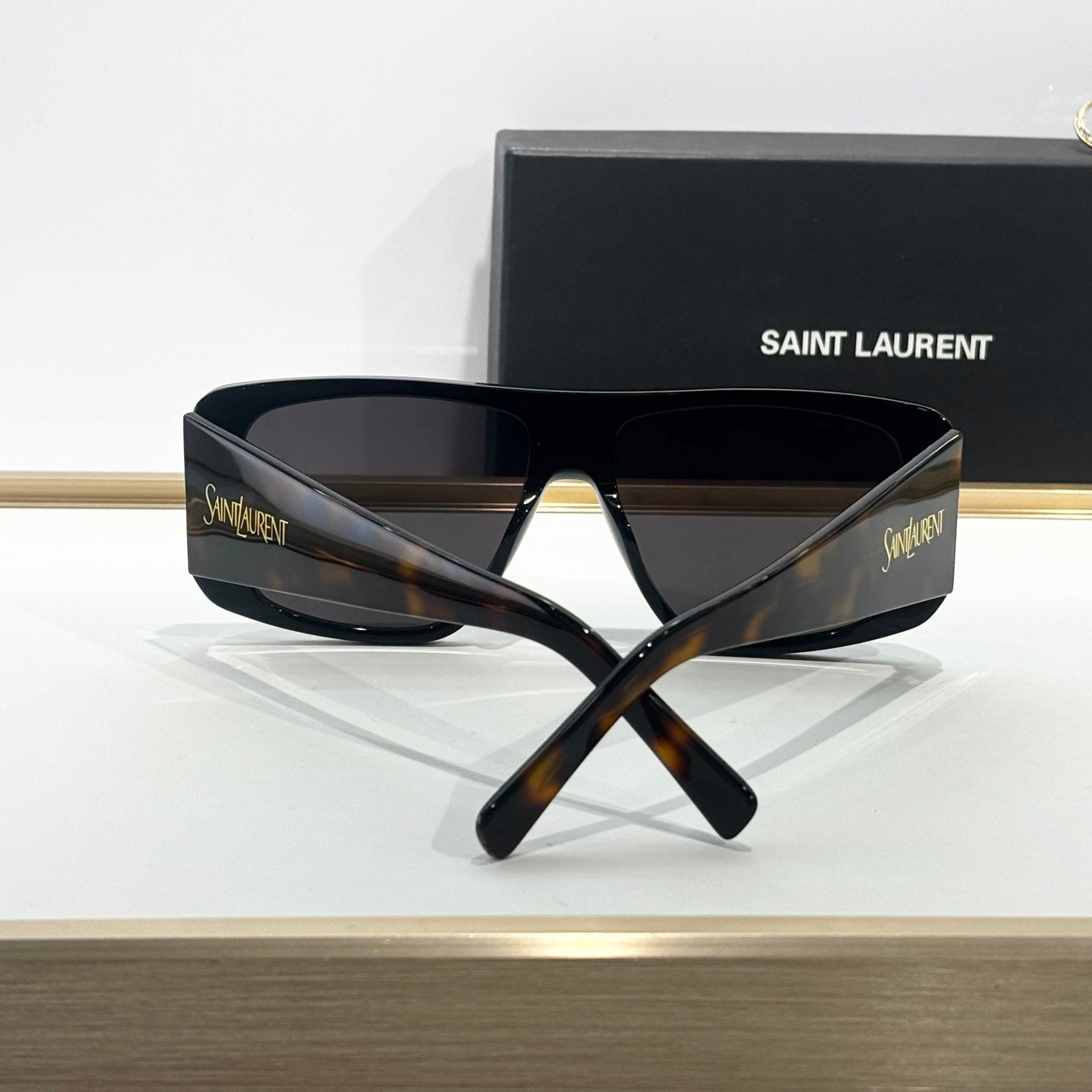 Sain Lauren Bold Shield - Vichyluxury