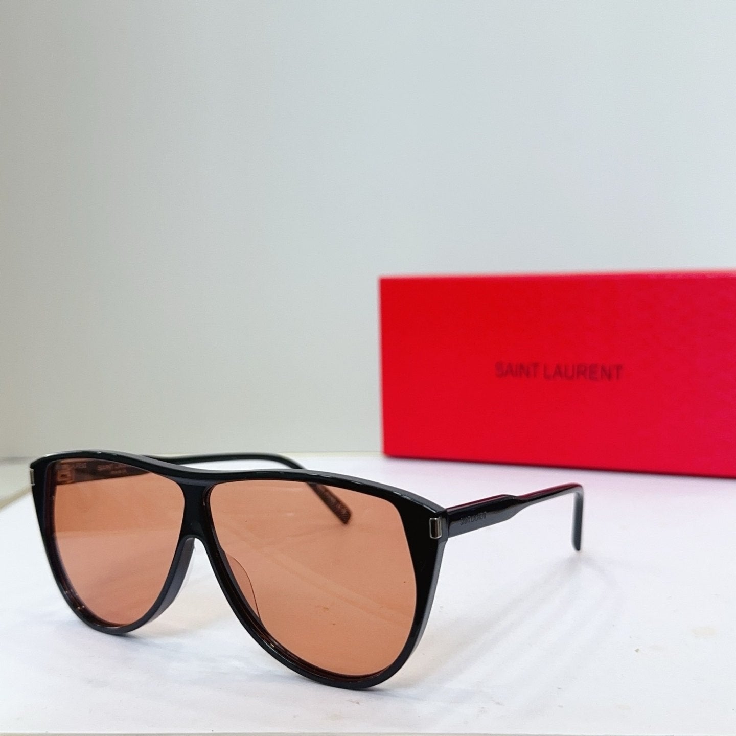Sain Lauren Sleek Aviator - Vichyluxury