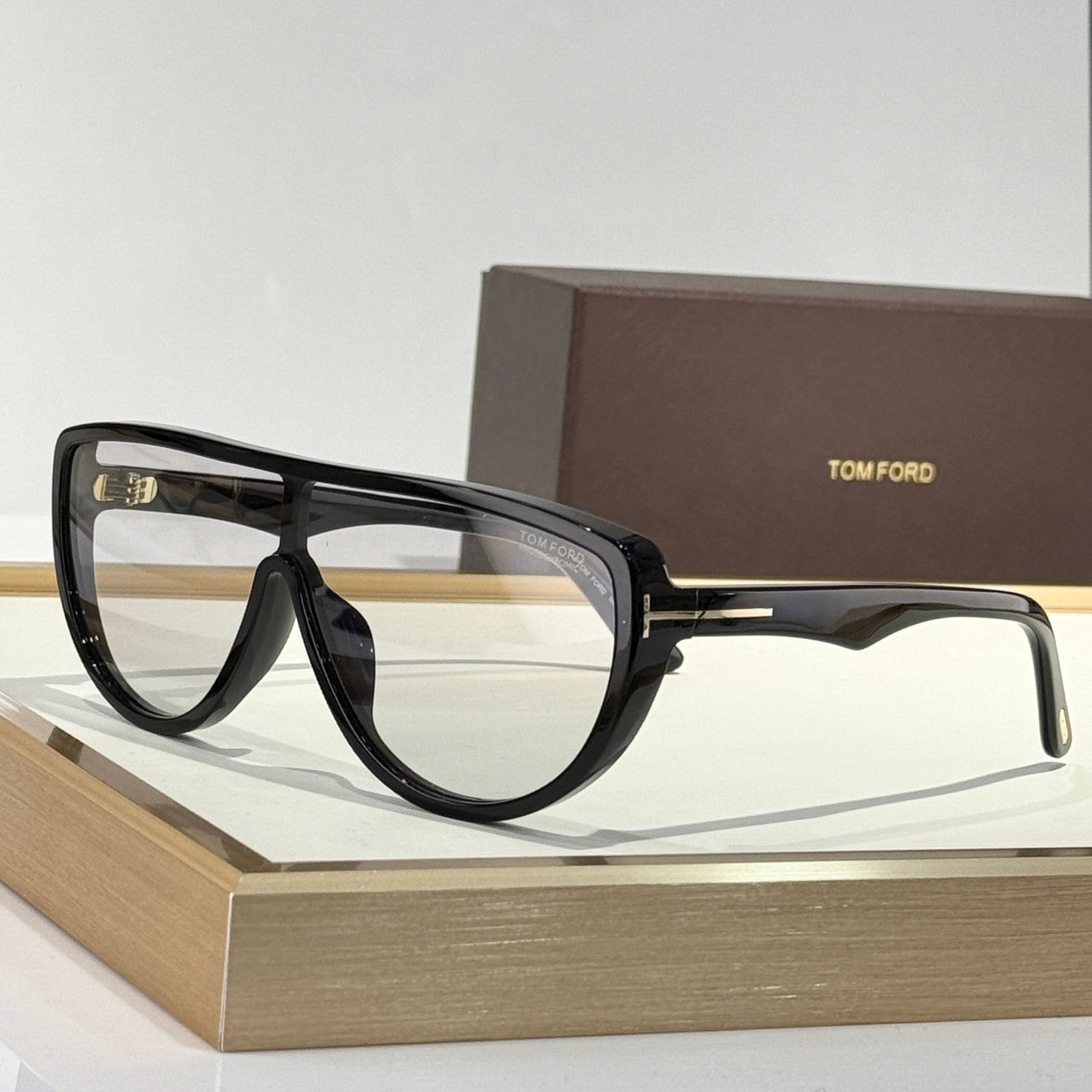Tom Photochromic Shield - Vichyluxury