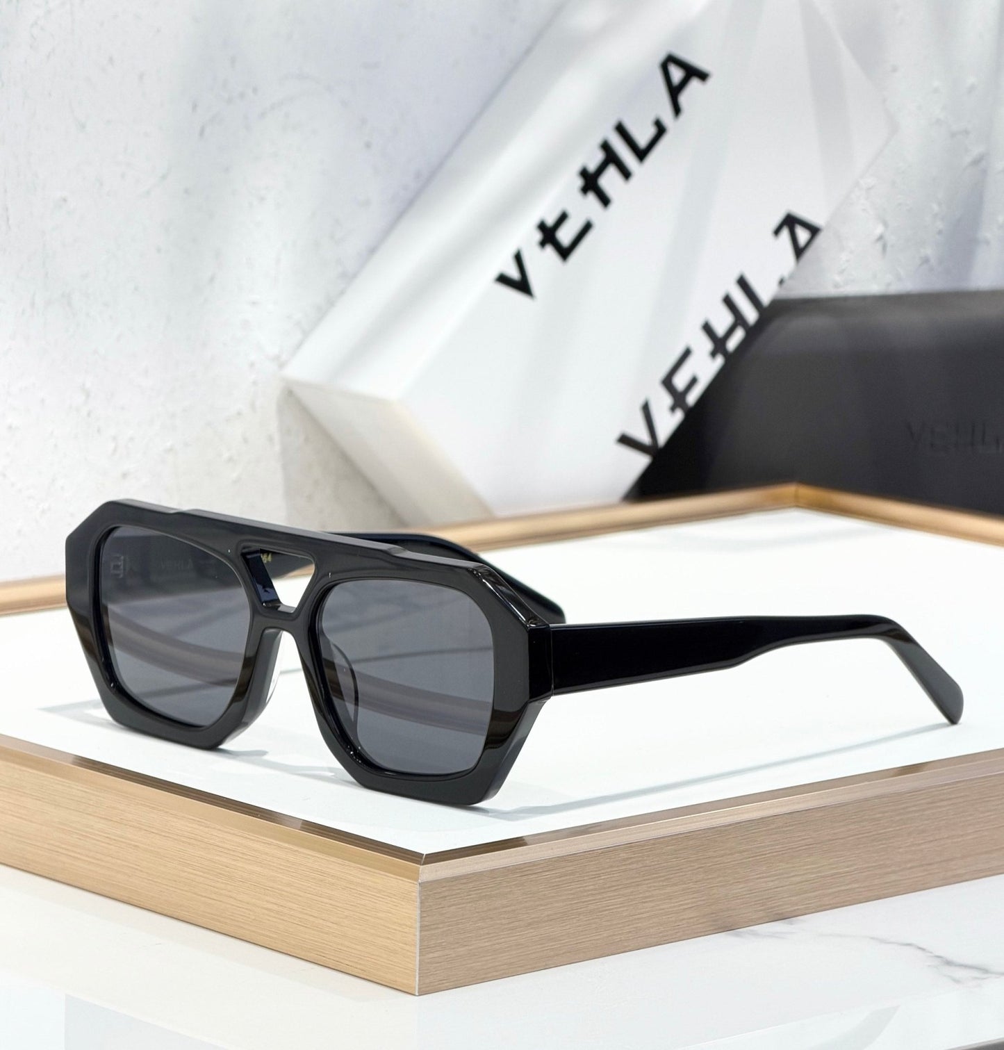 Vehla Bowie - Vichyluxury