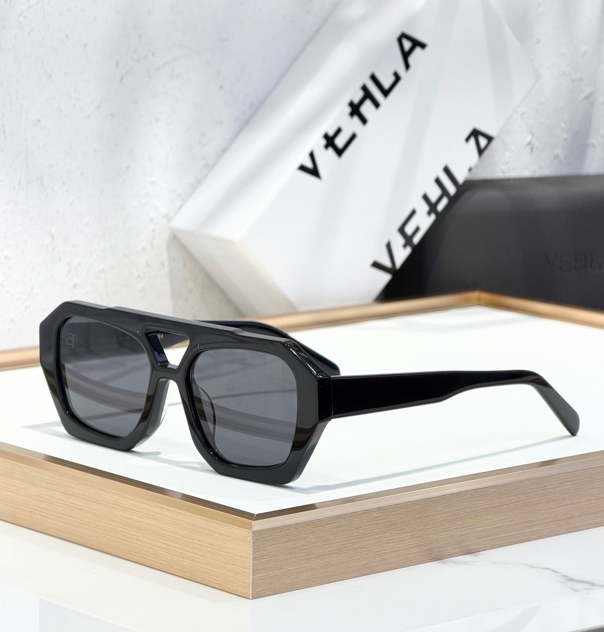 Vehla Bowie - Vichyluxury