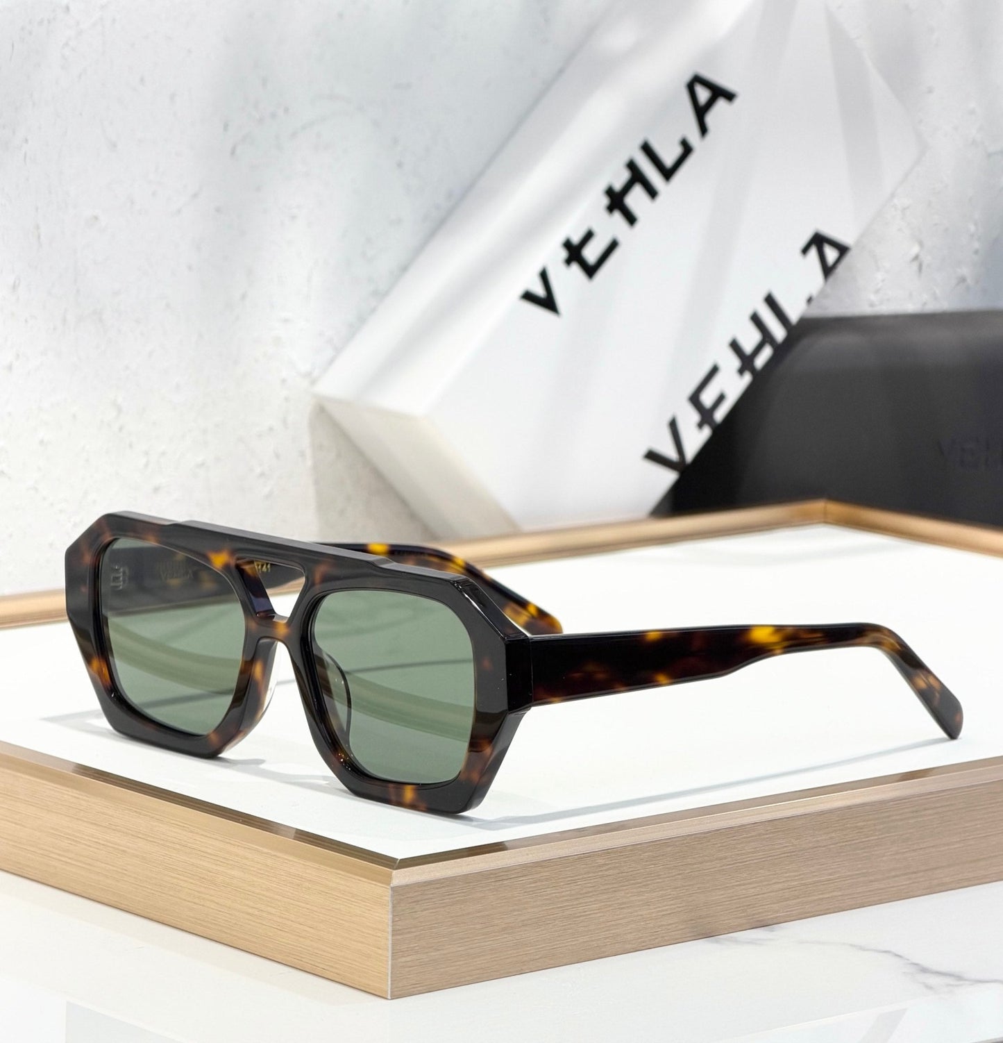 Vehla Bowie - Vichyluxury